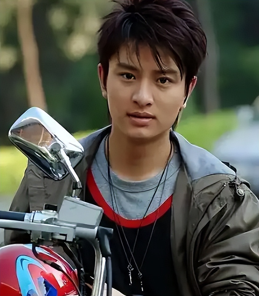 明星带货线上趋势_明星老能上热点,_影视行业专业精神流失
