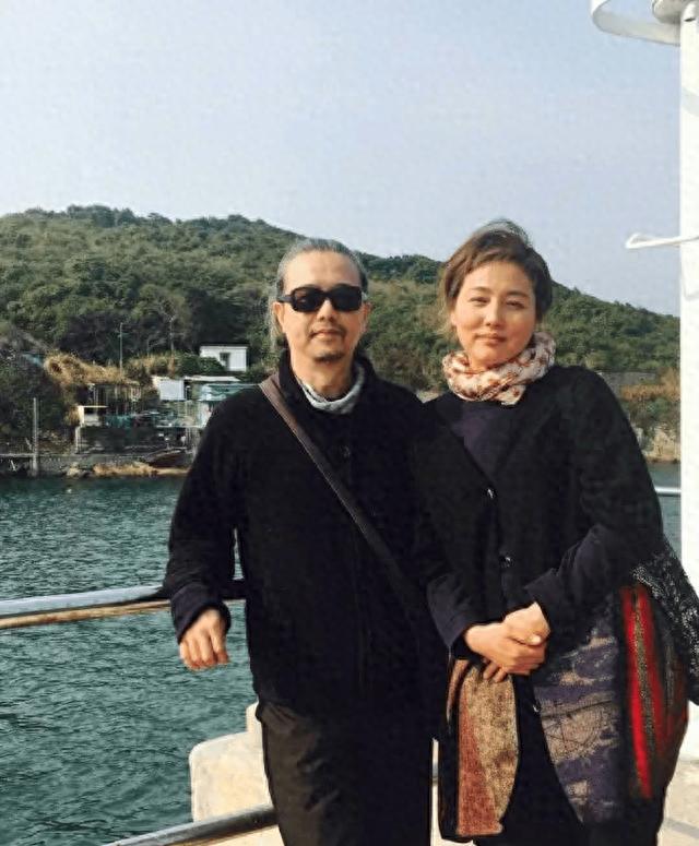 全网唯一零差评离婚！张延忍22年不声张，等孩子成年才放手，这才是成年人的顶级清1